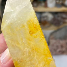 Bild in Galerie-Viewer laden, Yellow Hematoid "Golden Healer" Tower #01