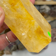 Bild in Galerie-Viewer laden, Yellow Hematoid "Golden Healer" Tower #01