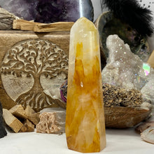Bild in Galerie-Viewer laden, Yellow Hematoid "Golden Healer" Tower #02