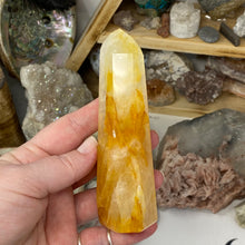 Bild in Galerie-Viewer laden, Yellow Hematoid "Golden Healer" Tower #02
