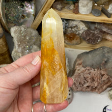Bild in Galerie-Viewer laden, Yellow Hematoid "Golden Healer" Tower #02