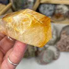 Bild in Galerie-Viewer laden, Yellow Hematoid "Golden Healer" Tower #02