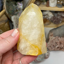 Bild in Galerie-Viewer laden, Yellow Hematoid "Golden Healer" Tower #05