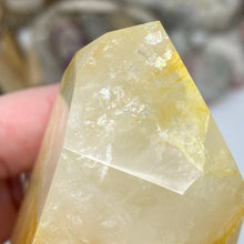Bild in Galerie-Viewer laden, Yellow Hematoid "Golden Healer" Tower #05