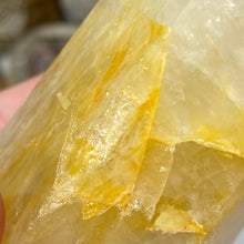 Bild in Galerie-Viewer laden, Yellow Hematoid "Golden Healer" Tower #05