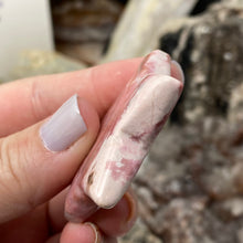 Bild in Galerie-Viewer laden, Rhodonite 2" Star #02