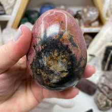 Bild in Galerie-Viewer laden, Rhodonite Large Egg