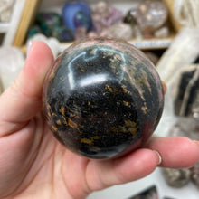 Bild in Galerie-Viewer laden, Rhodonite Large Egg