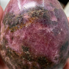 Bild in Galerie-Viewer laden, Rhodonite Large Egg