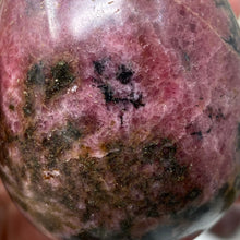 Bild in Galerie-Viewer laden, Rhodonite Large Egg