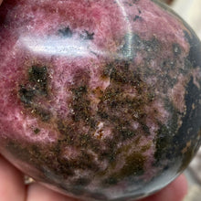 Bild in Galerie-Viewer laden, Rhodonite Large Egg