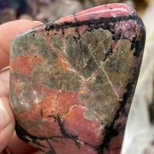 Bild in Galerie-Viewer laden, Rhodonite Freeform #03