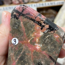 Bild in Galerie-Viewer laden, Rhodonite Freeform #03