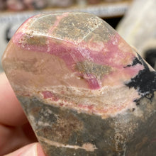 Bild in Galerie-Viewer laden, Rhodonite Freeform #07
