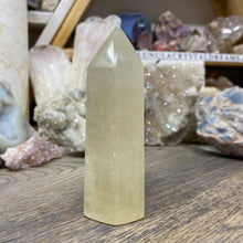 将图像加载到图库查看器中,<transcy>蜂蜜方解石塔 #02</transcy>