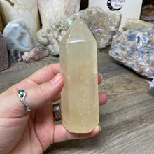 将图像加载到图库查看器中,<transcy>蜂蜜方解石塔 #02</transcy>