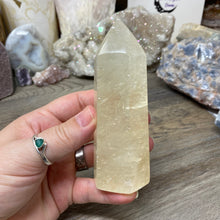 将图像加载到图库查看器中,<transcy>蜂蜜方解石塔 #02</transcy>