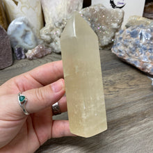 将图像加载到图库查看器中,<transcy>蜂蜜方解石塔 #02</transcy>