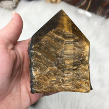 Carica l'immagine nel visualizzatore di Gallery, Tiger Eye Semi Polished Tower #01
