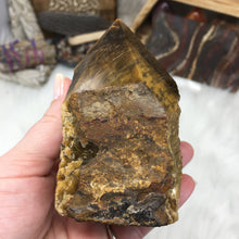 Carica l'immagine nel visualizzatore di Gallery, Tiger Eye Semi Polished Tower #01