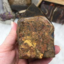 Carica l'immagine nel visualizzatore di Gallery, Tiger Eye Semi Polished Tower #01