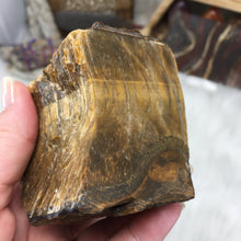 Carica l'immagine nel visualizzatore di Gallery, Tiger Eye Semi Polished Tower #01