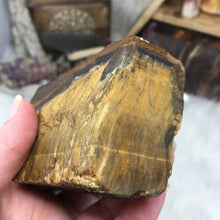 Carica l'immagine nel visualizzatore di Gallery, Tiger Eye Semi Polished Tower #02