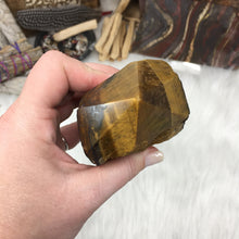 Carica l'immagine nel visualizzatore di Gallery, Tiger Eye Semi Polished Tower #02