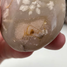 将图像加载到图库查看器中,Flower Agate Palm Stone #04