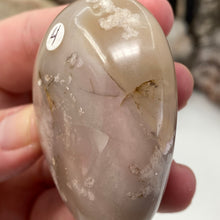将图像加载到图库查看器中,Flower Agate Palm Stone #04