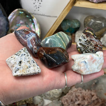 Bild in Galerie-Viewer laden, Ocean Jasper Large Rough Tumbles