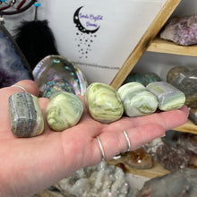 Bild in Galerie-Viewer laden, Infinite Large Tumbles