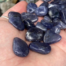 Carica l'immagine nel visualizzatore di Gallery, Iolite X-Small Tumbles