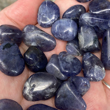 Carica l'immagine nel visualizzatore di Gallery, Iolite X-Small Tumbles