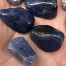 Cargar imagen en el visor de la galería, Iolite Medium Tumbles