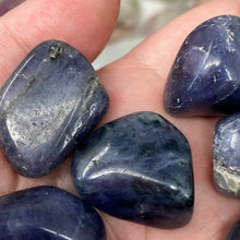 Cargar imagen en el visor de la galería, Iolite Medium Tumbles