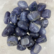 Cargar imagen en el visor de la galería, Iolite Medium Tumbles