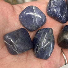 将图像加载到图库查看器中,Iolite Large / X-Large Tumbles