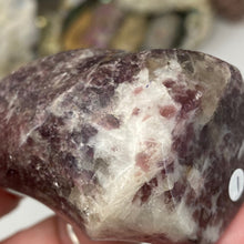 Bild in Galerie-Viewer laden, Lepidolite Flame #01