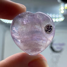 Bild in Galerie-Viewer laden, Fluorite 30mm Hearts