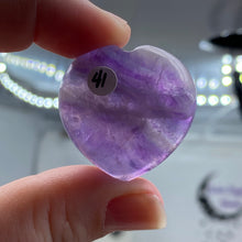 Bild in Galerie-Viewer laden, Fluorite 30mm Hearts