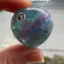Bild in Galerie-Viewer laden, Fluorite 30mm Hearts