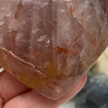 Chargez l'image dans la visionneuse de la galerie, Red Hematoid "Fire Quartz" Heart #01