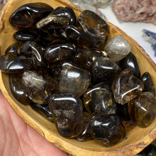 Bild in Galerie-Viewer laden, Smoky Quartz Medium / Large Tumbles