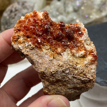 Bild in Galerie-Viewer laden, Vanadinite #12 with Barite