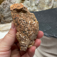 Bild in Galerie-Viewer laden, Vanadinite #12 with Barite