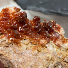 Bild in Galerie-Viewer laden, Vanadinite #12 with Barite