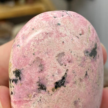 将图像加载到图库查看器中,Rhodonite with Pyrite Palm Stone #04