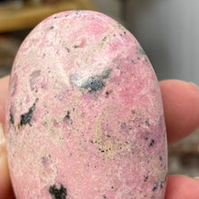 将图像加载到图库查看器中,Rhodonite with Pyrite Palm Stone #04