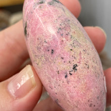 将图像加载到图库查看器中,Rhodonite with Pyrite Palm Stone #04